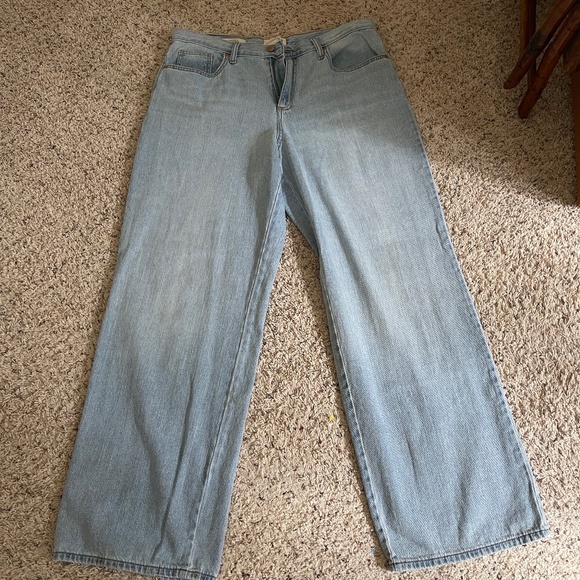 Universal Thread Relaxed Wide Leg Jeans 14 32L - Picture 1 of 4